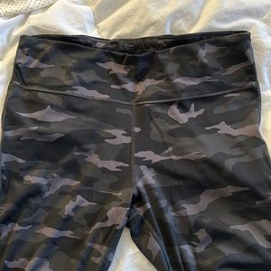 Athleta leggings 7/8 length Camo
